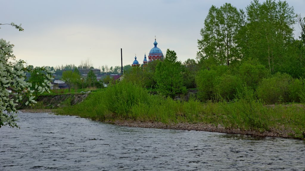 Набережная Ушаковки - вид на Казанский храм
