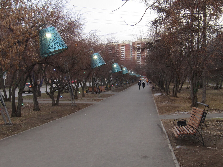 Благоустроенный бульвар Постышева в Иркутске