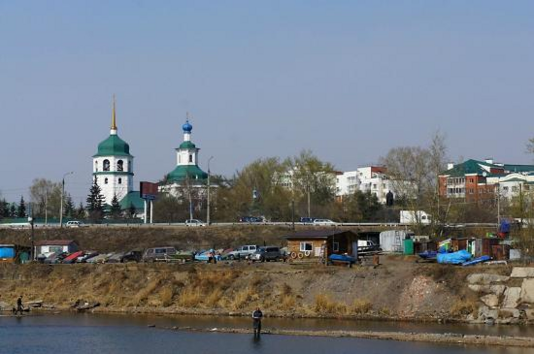 Набережная Ушаковки - вид на Знаменский собор